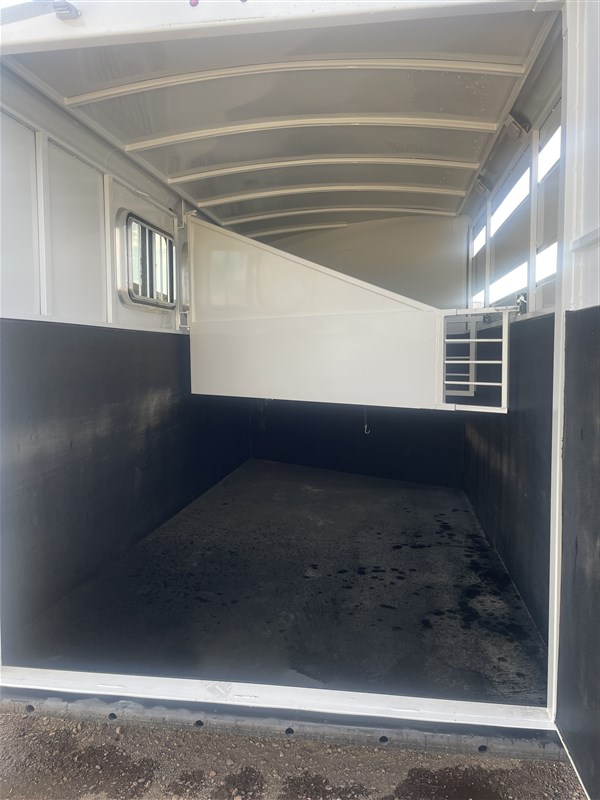 Trailer Photo 8