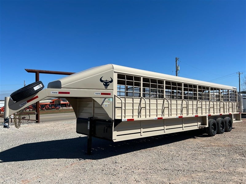 2024 Swift swift built 32' stock trailer