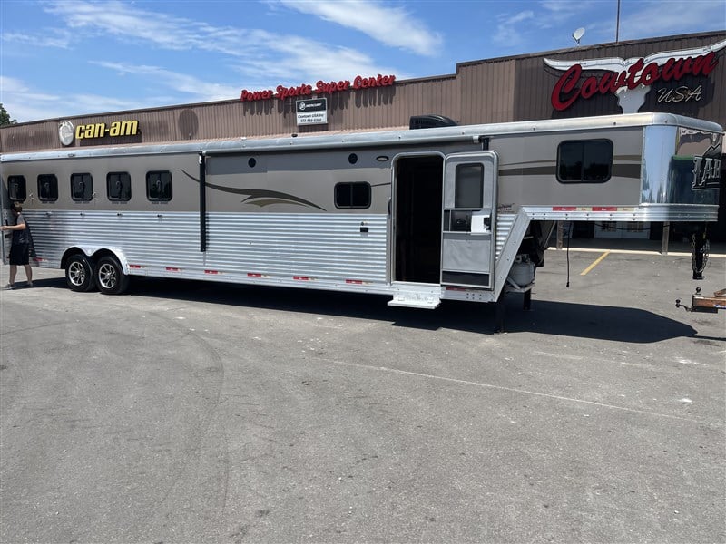 2018 Bison laredo 8514 slide 5 year nationwide warranty