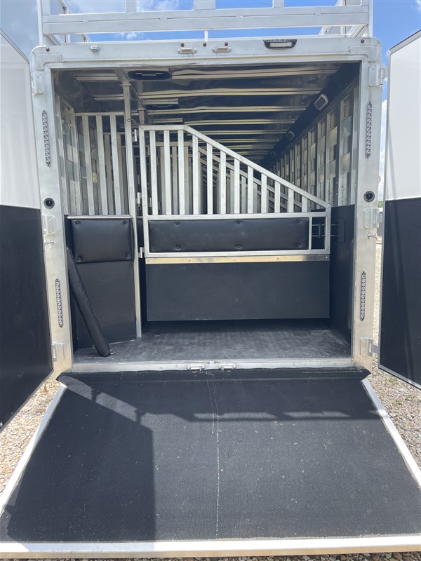 2024 Winchester Star 12Horse Polo Trailer with Dual Hydraulic Jacks