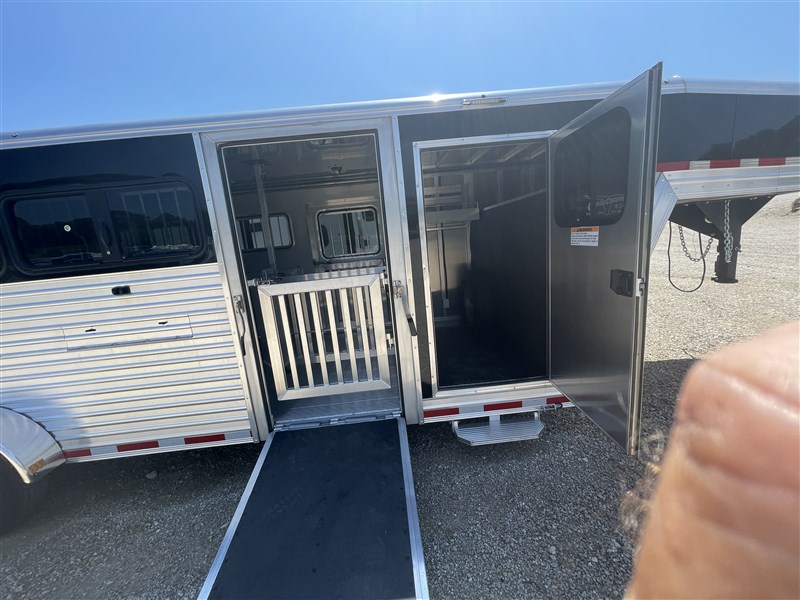Trailer Photo 8