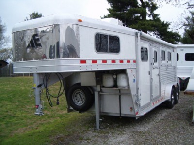 2008 Elite  4' Living Quarters Mustang Three Horse