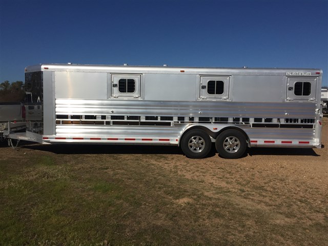 2025 Platinum Coach 10 pen pig/lamb/cattle/cargo