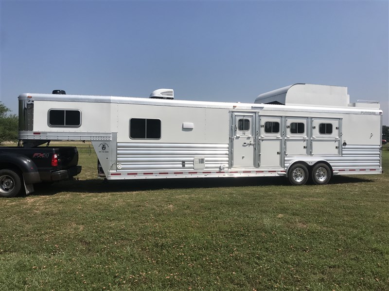 2026 Platinum Coach 4h 12 sofa/sleeper,bunk,lounge chair, large tack