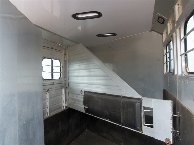 Trailer Photo 8
