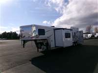 2024 3 horse Lakota 8311 Charger Premier Package REDUCED 