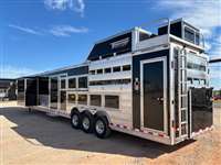 2022 6 horse Twister Twister 6 Horse with Slide, Bunk & Mid Tack