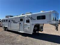 2006 4 horse Platinum Platinum 10' Outlaw LQ