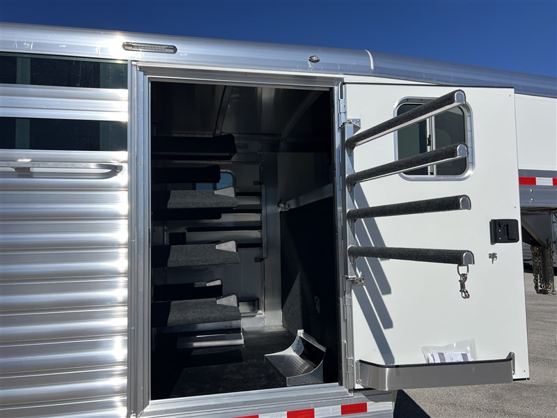 Trailer Photo 9