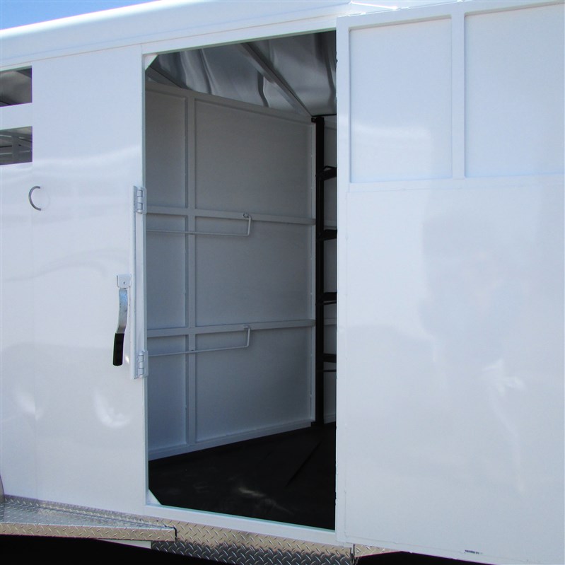 Trailer Photo 11