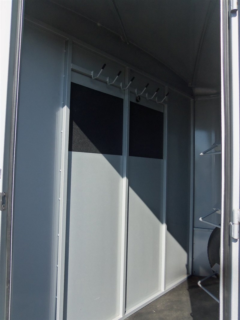 Trailer Photo 4