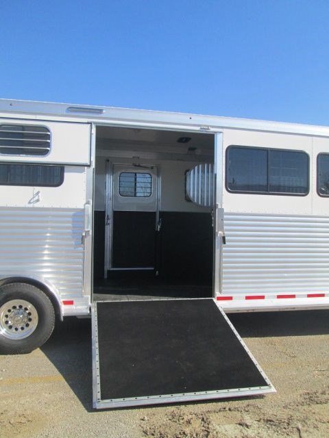 Trailer Photo 11