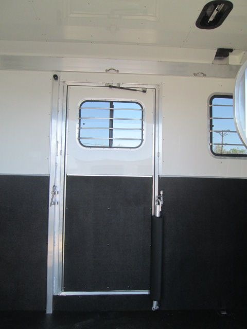 Trailer Photo 7