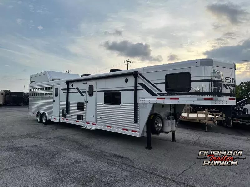 2023 smc 15'sw lq livestock trailer with slideout