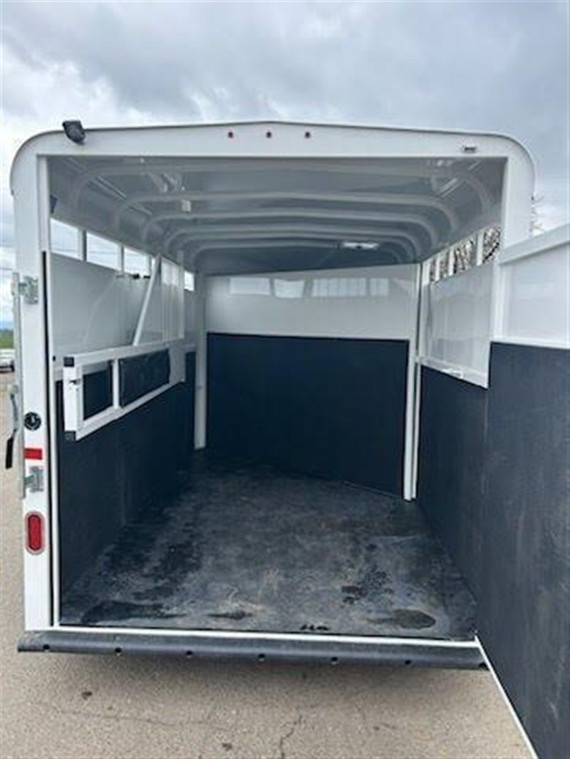 2025 Wrangler $96 per month, 0 down oac. wrangler - large stalls