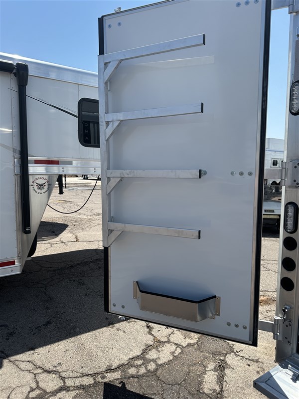 Trailer Photo 16