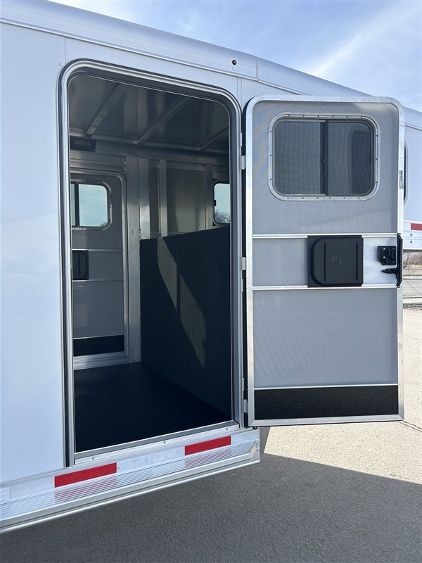 Trailer Photo 14