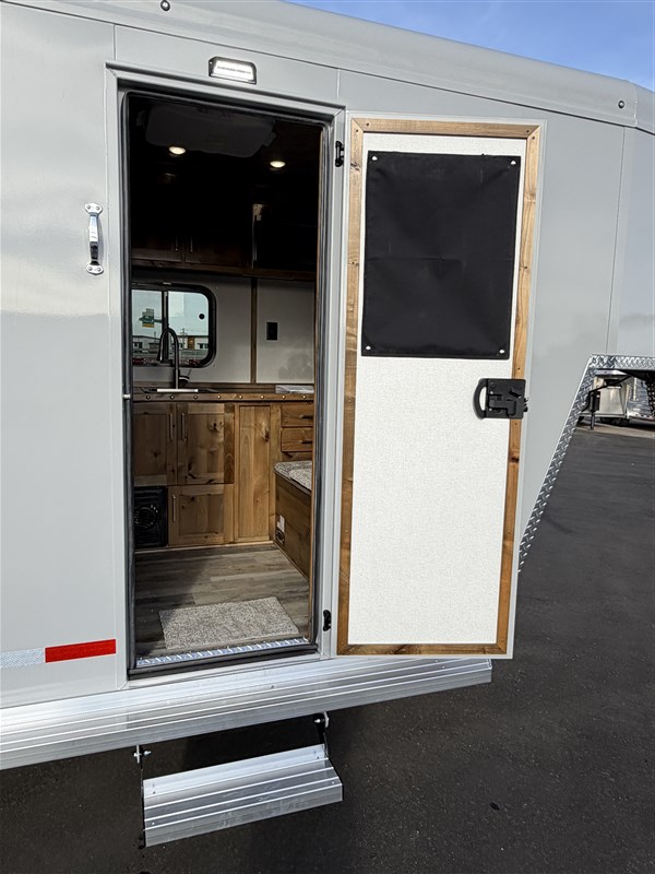 Trailer Photo 10