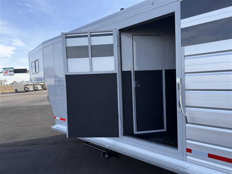 Trailer Photo 26