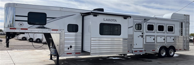 2024 Lakota c8414sr sideload heavily discounted