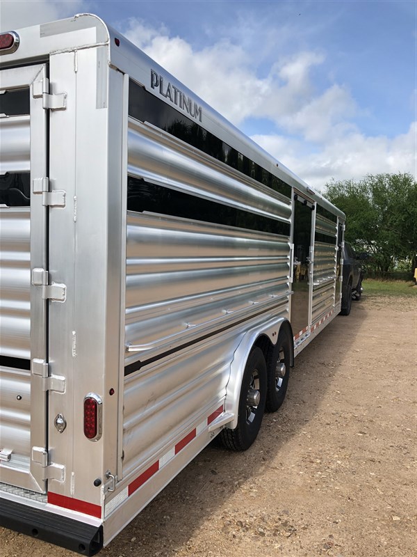 Trailer Photo 13