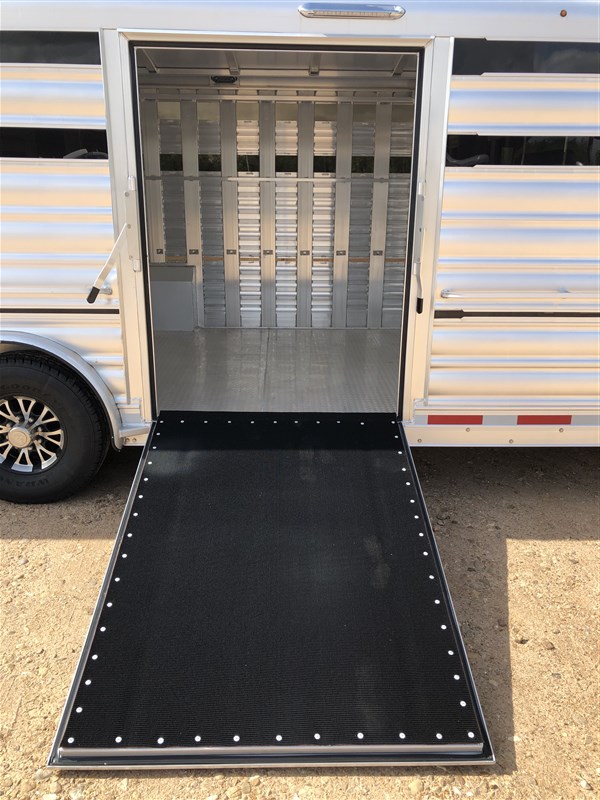 Trailer Photo 8
