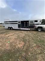 2026 5 horse Platinum 5h side tack/dressing room