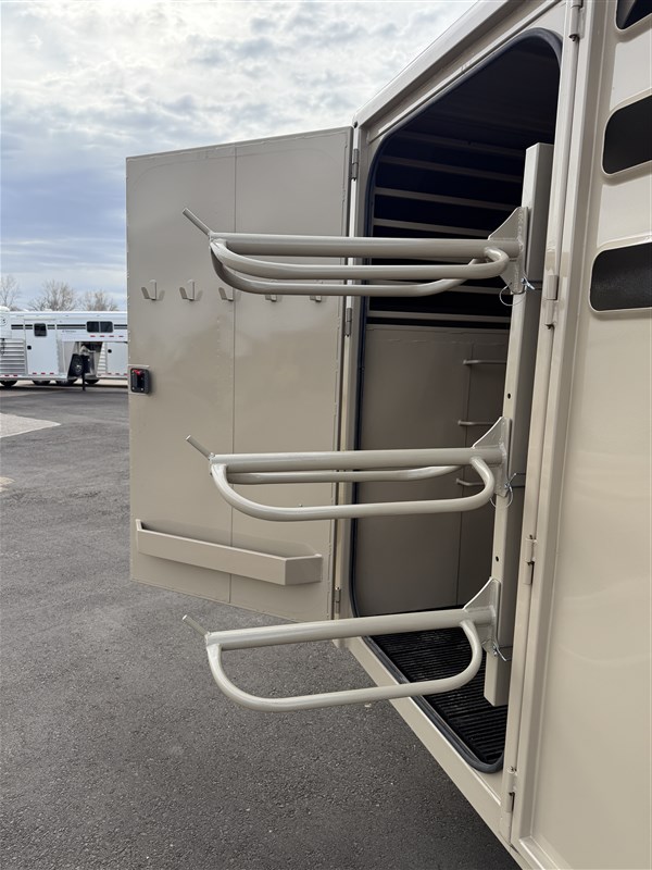 Trailer Photo 14