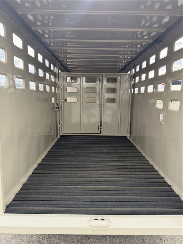 Trailer Photo 19