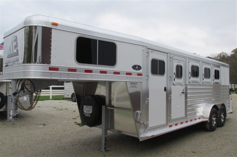 2026 Elite - 4 horse mustang w/ stud panel, alum. wheels