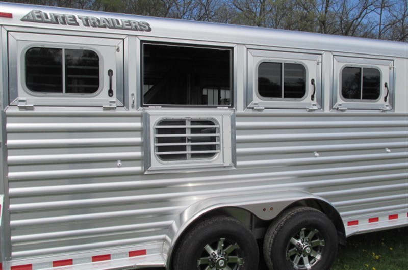 2026 Elite - 4 horse mustang w/ stud panel, alum. wheels