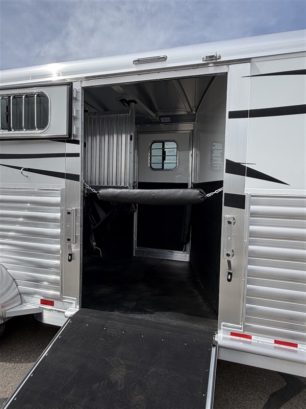 Trailer Photo 18
