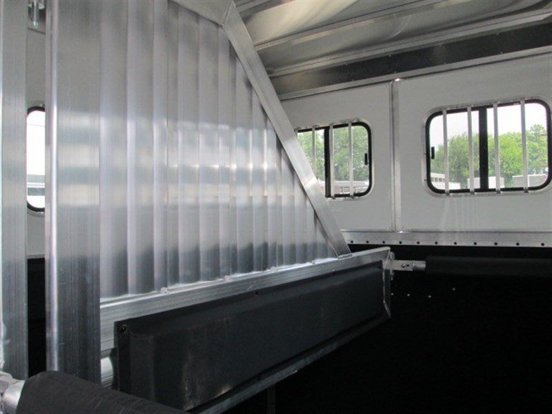 Trailer Photo 9