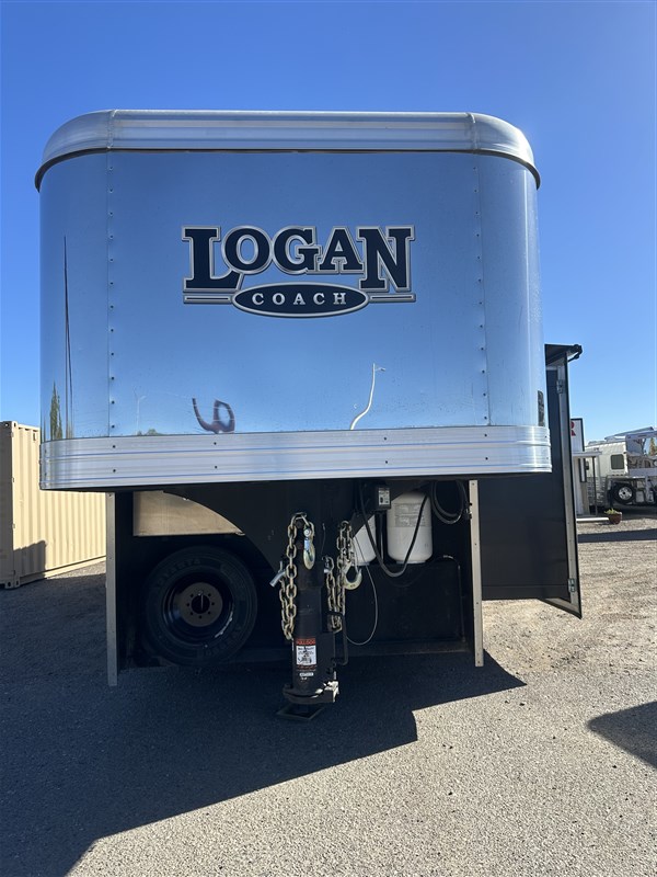 2023 Logan Coach 4 horse sideload w/ 12' sw w/ slide and generator