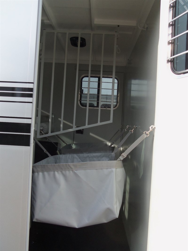 Trailer Photo 8