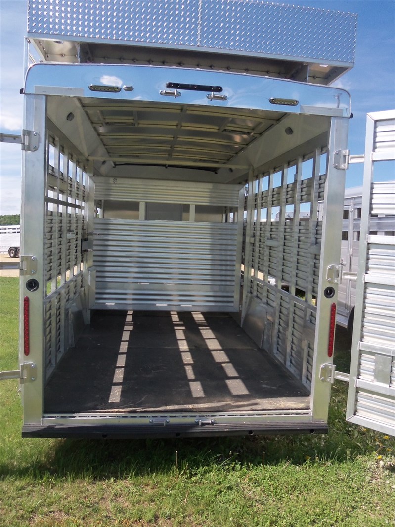 2019 Bison stock combo lq slideout - price reduced !!