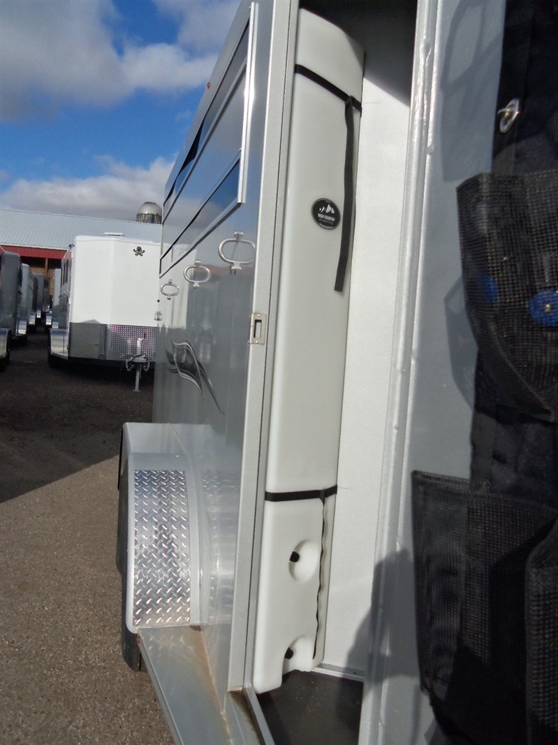 2024 Titan 3 horse aval ii bp