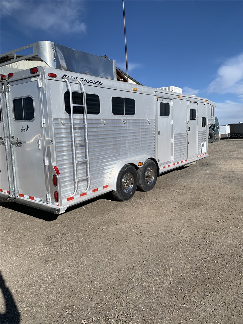 Trailer Photo 2
