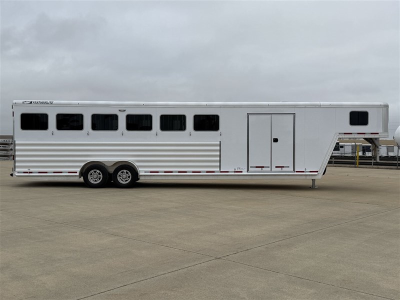 2025 Featherlite 9600 series 6 horse