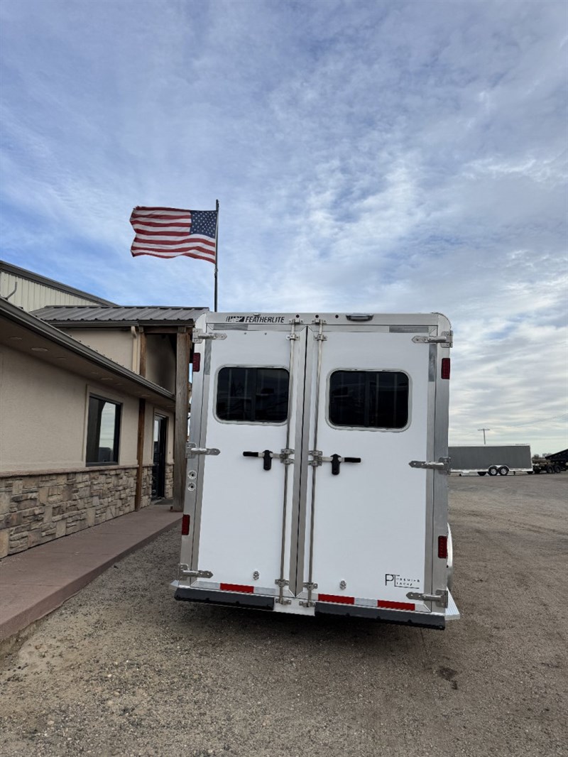 2025 Featherlite 9600 series 6 horse