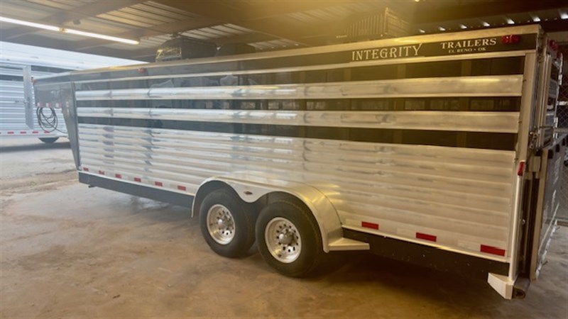 2005 Integrity 20' x 6'6" low pro show trailer
