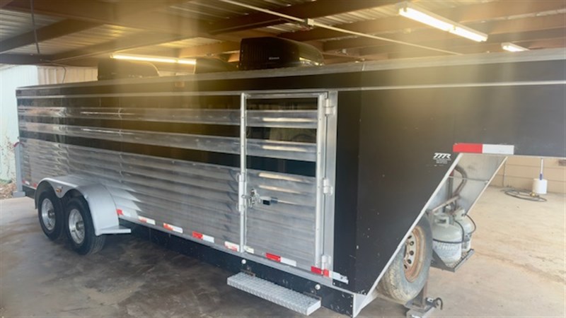 2005 Integrity 20' x 6'6" low pro show trailer