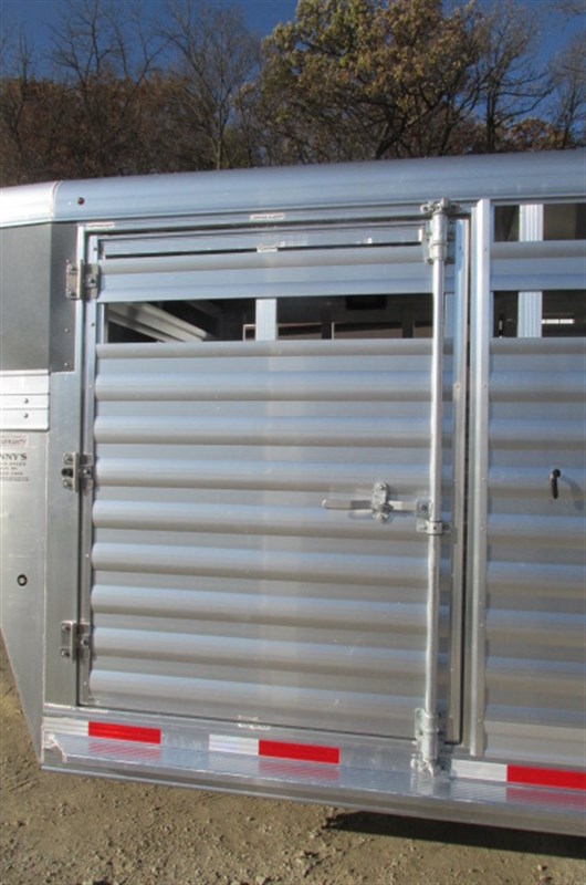 Trailer Photo 3