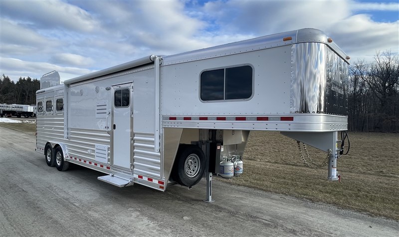2025 Elite 8310 10'8 sw living quarter 3h slant sofa sleeper