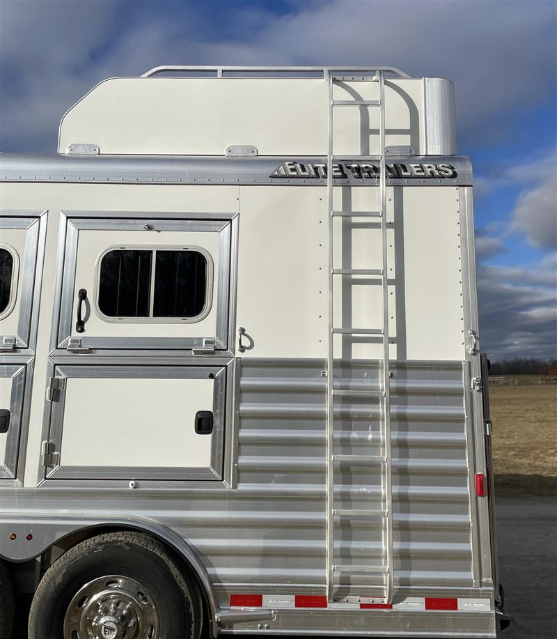 2025 Elite 8310 10'8 sw living quarter 3h slant sofa sleeper