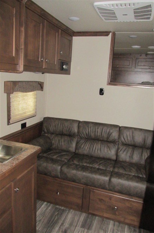 Trailer Photo 15