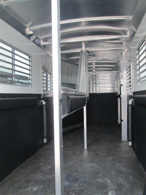Trailer Photo 7