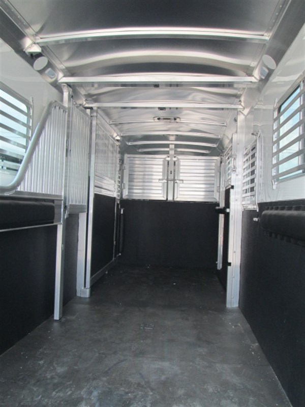 Trailer Photo 8