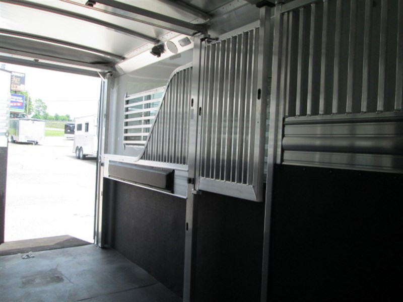 Trailer Photo 9