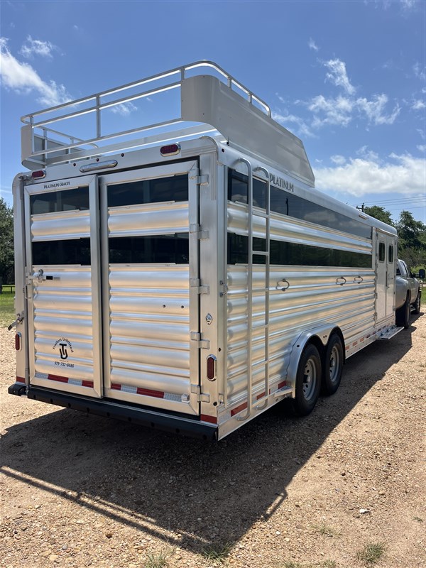 Trailer Photo 2